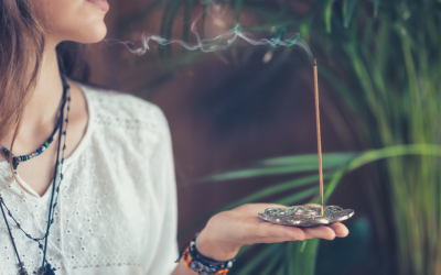 Inciensos: salvia, palo santo y olíbano